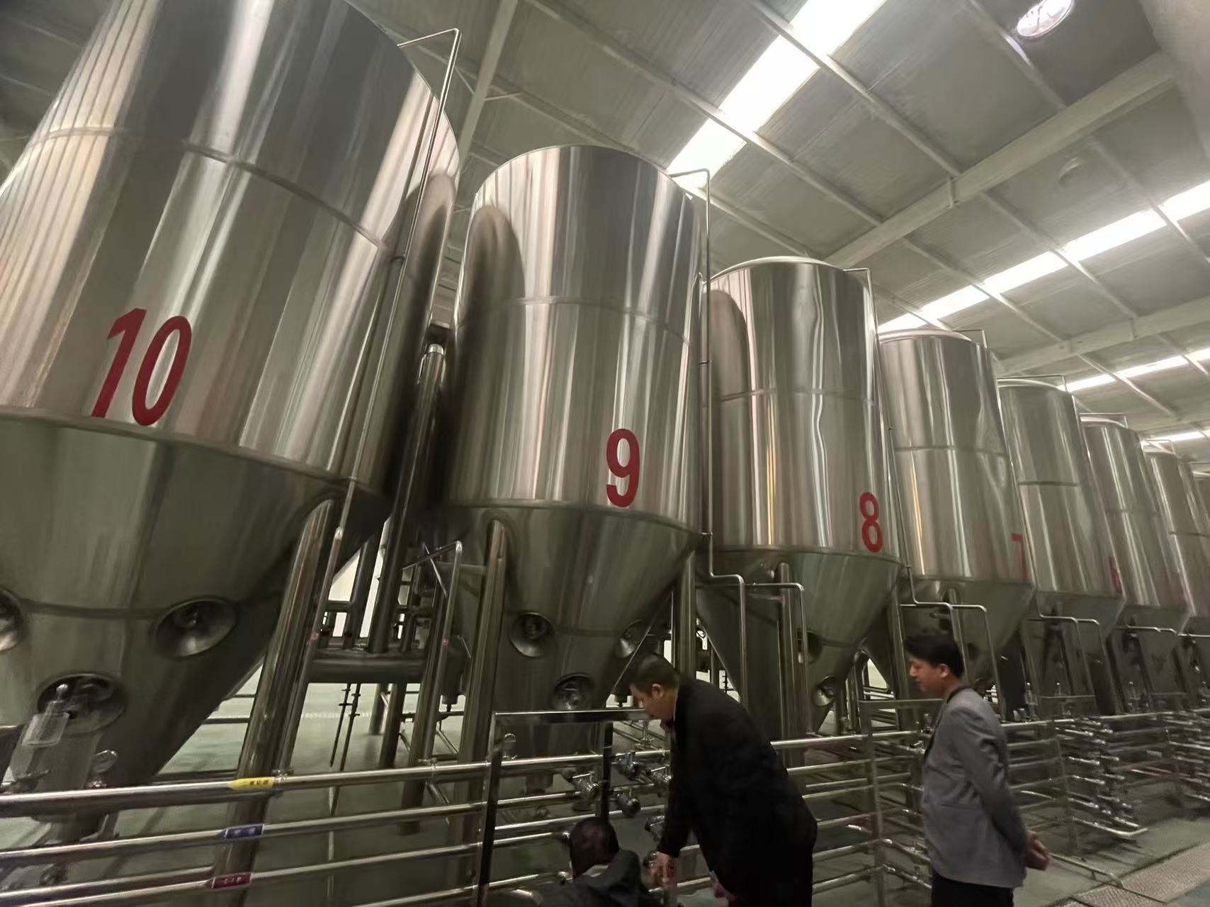 永清精酿啤酒设备厂—平面布置、设备设计、制造、调试、培训等一条龙服务